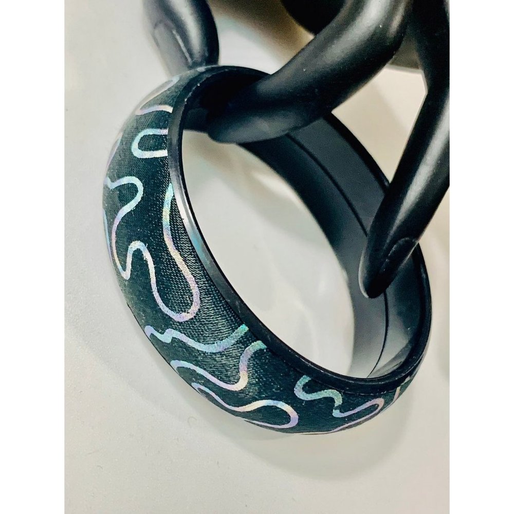 Iridescent Scribbled Bangle Bracelet